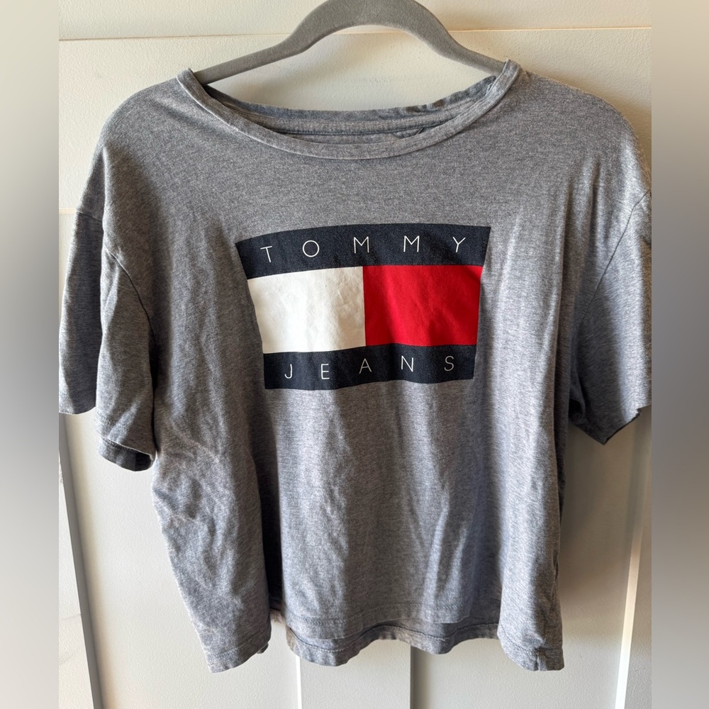 Tommy Hilfiger Heather Gray Tee with Navy Logo